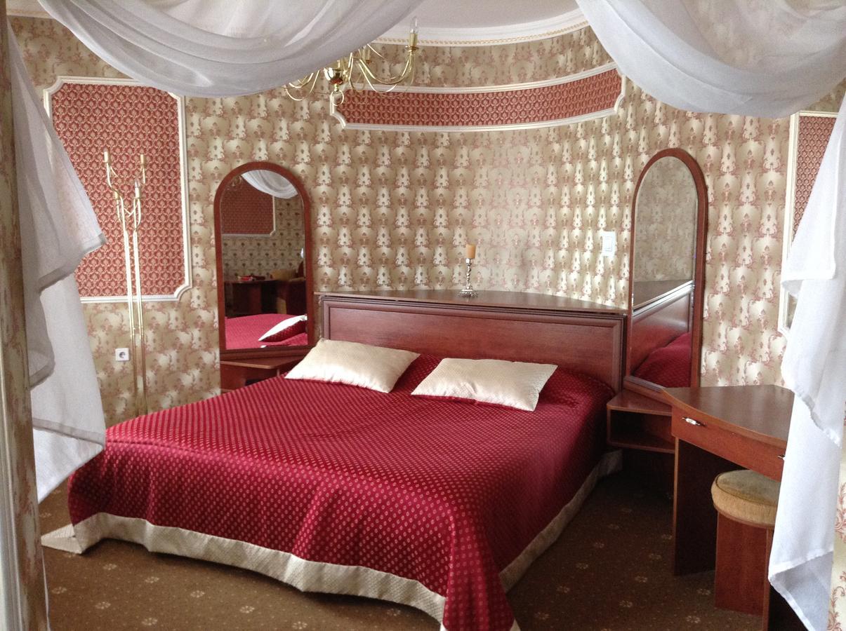 Hotel Serpanok Tyachiv Luaran gambar