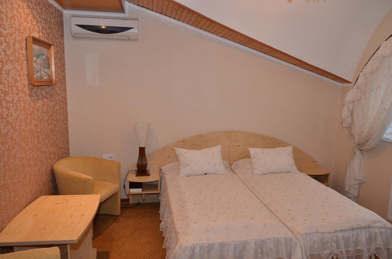 Hotel Serpanok Tyachiv Bilik gambar
