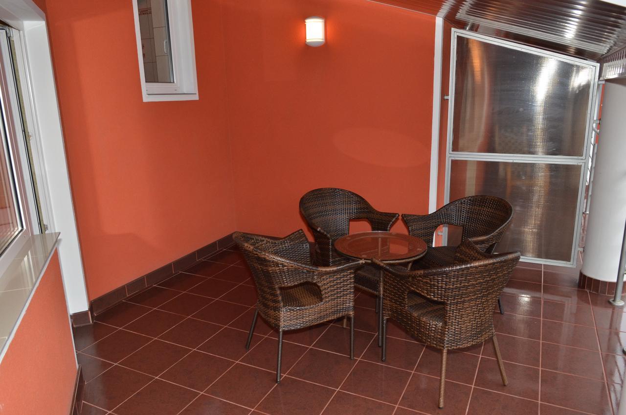 Hotel Serpanok Tyachiv Luaran gambar