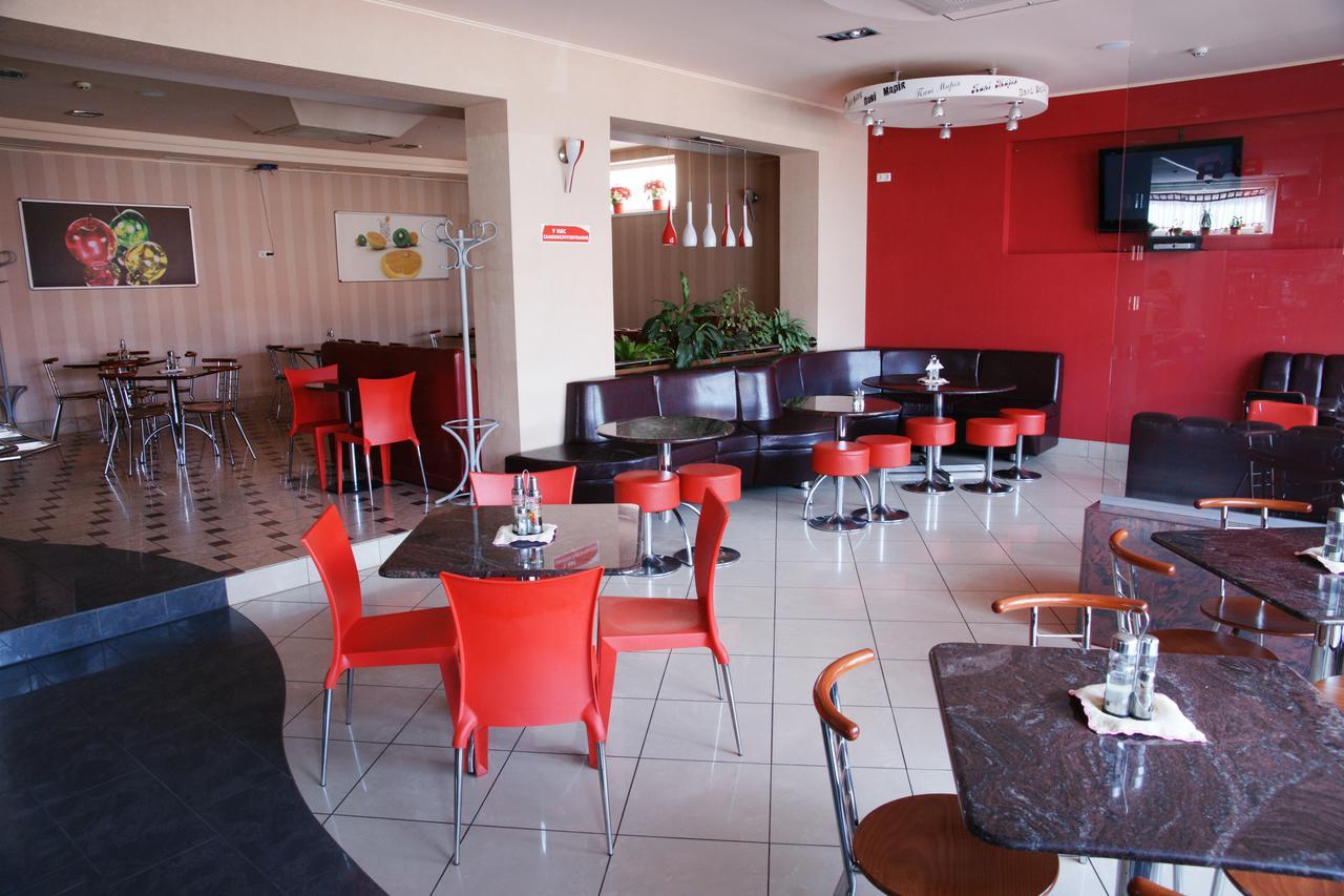 Hotel Serpanok Tyachiv Luaran gambar