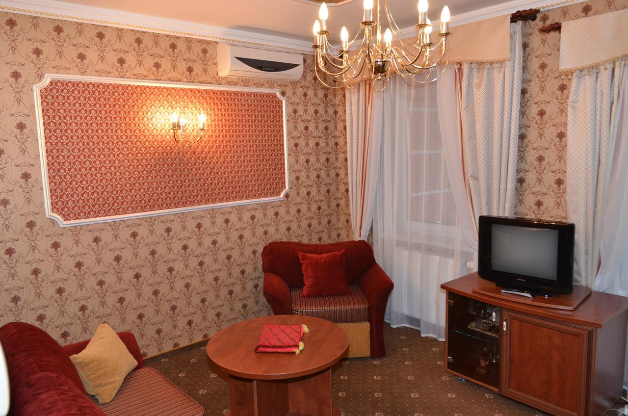 Hotel Serpanok Tyachiv Luaran gambar