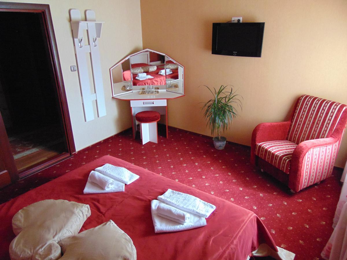 Hotel Serpanok Tyachiv Luaran gambar
